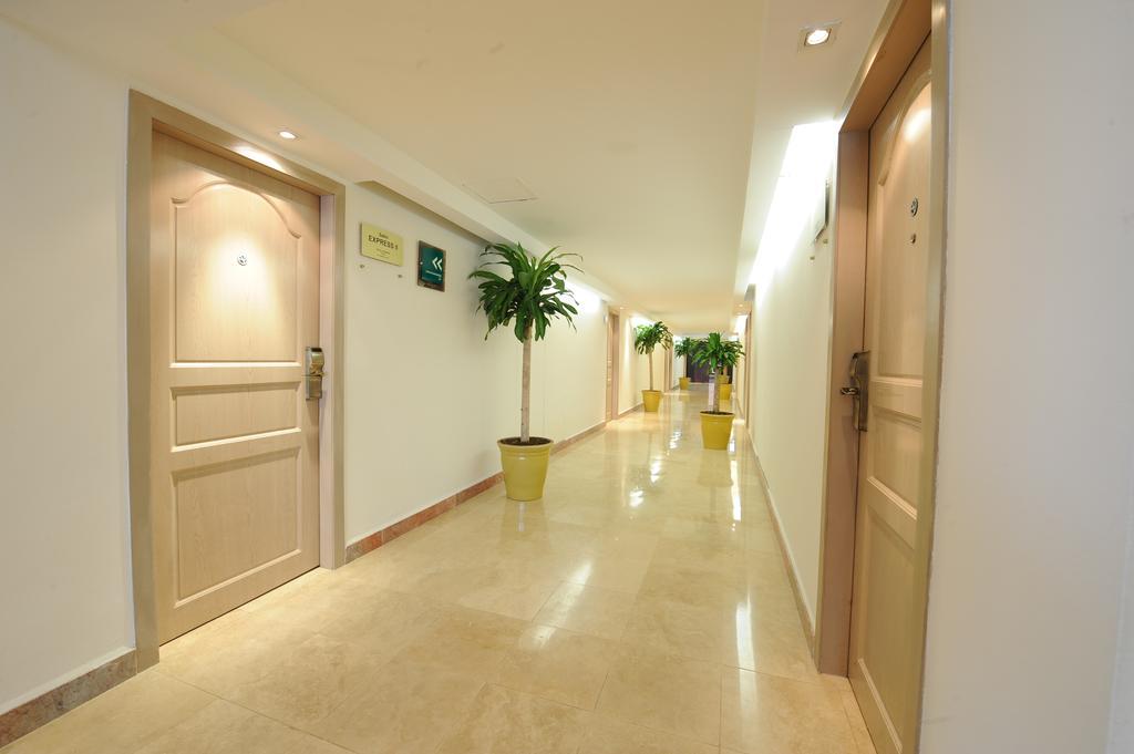 Imperio De Angeles Executive Leon Poliforum 外观 照片