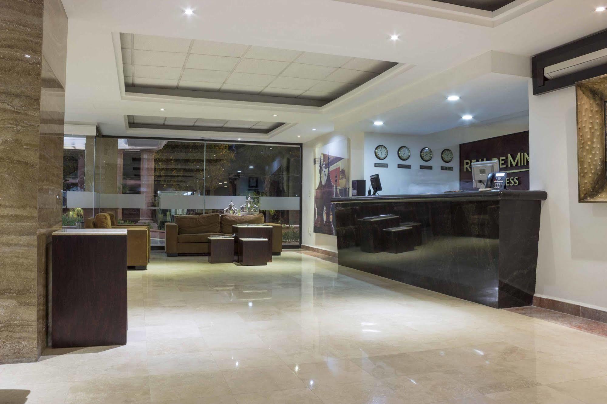 Imperio De Angeles Executive Leon Poliforum 外观 照片